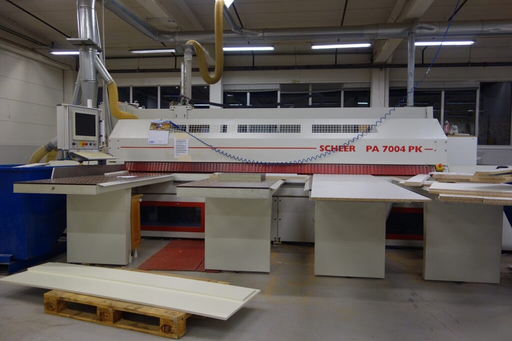 UKB factory panel cutting for trade supply